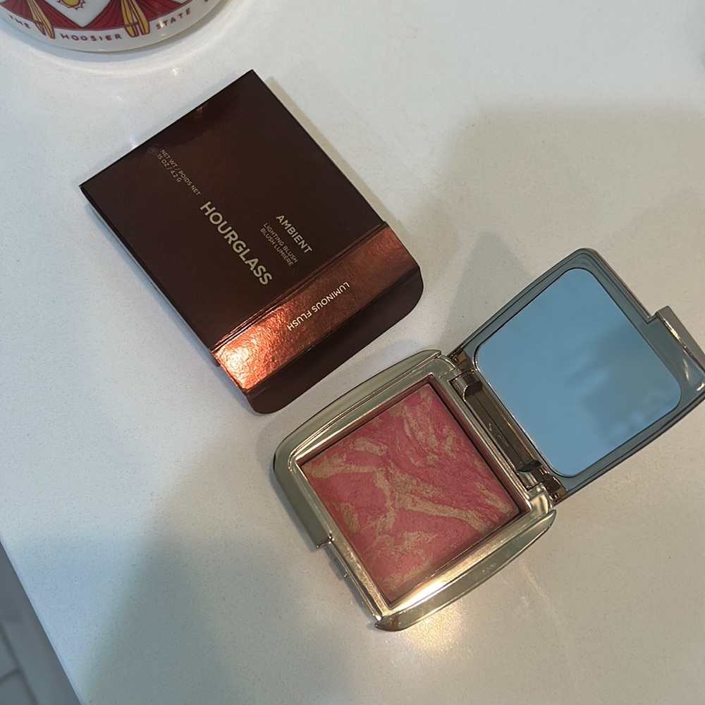 Hourglass, ambient lighting blush luminous flush
